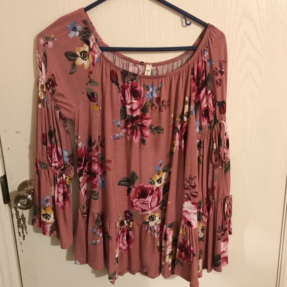 NWT S boutique top